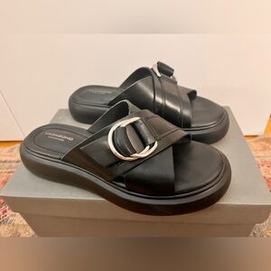 Vagabond Blenda cross strap sandals with silver detail